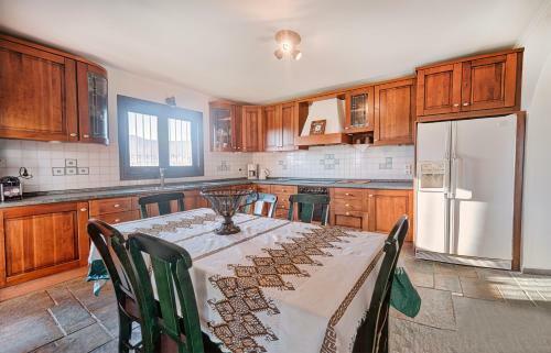Sounio Beachfront Villa