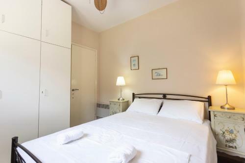 Villa Beachfront Kiss - 4bdrms, Tennis Court, Pool, Bbq, Beachfront