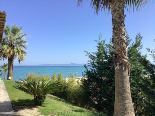 Elena House Near The Beach