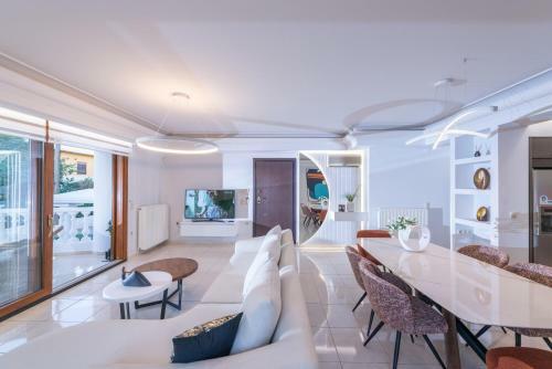 H Experience Seaside Luxury Boutique Apartment