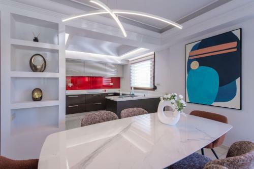 H Experience Seaside Luxury Boutique Apartment