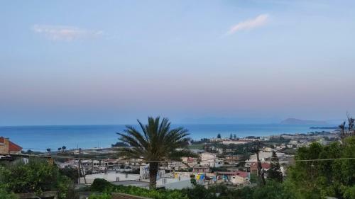 Apartamento Traditional Hilltop Sea & Mountain View Maisonette