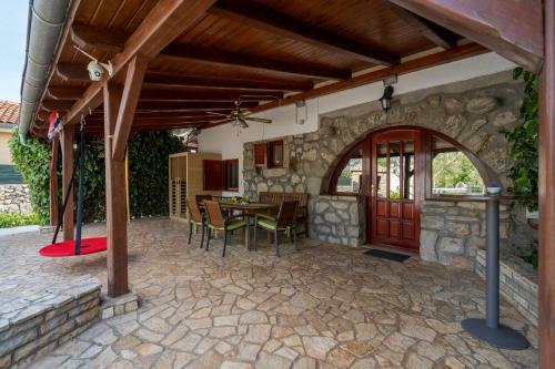 Stone Lady Holiday Home