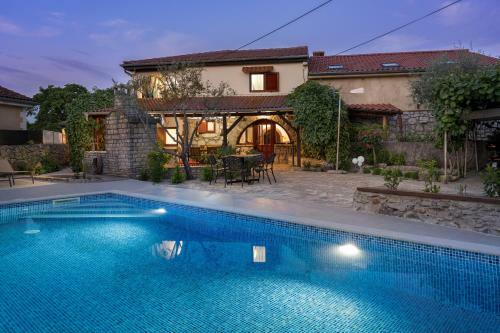 Stone Lady Holiday Home