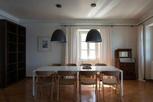 Apartamento The Corcyraean Luxury Seafront House & Yard