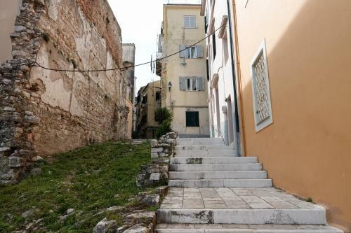 Apartamento The Corcyraean Luxury Seafront House & Yard
