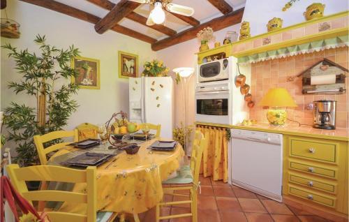 Holiday Home Rue Mlle De Seyt De Pievert