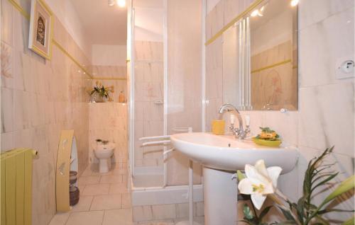 Holiday Home Rue Mlle De Seyt De Pievert