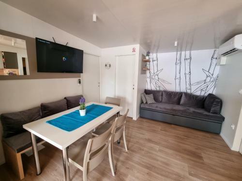Memita Mobile Homes, Selce