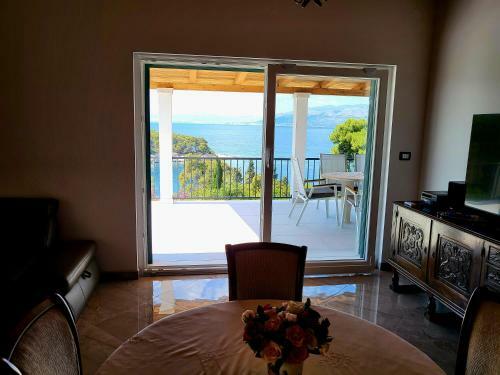 Seaview Residence