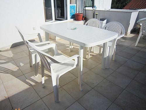 Apartments Enver Srima