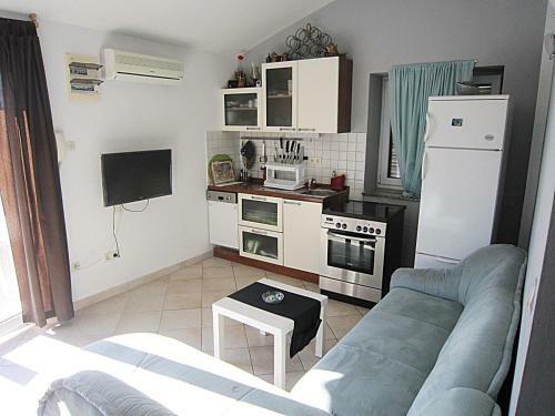 Apartments Enver Srima