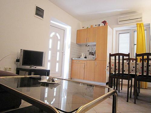 Apartments Enver Srima