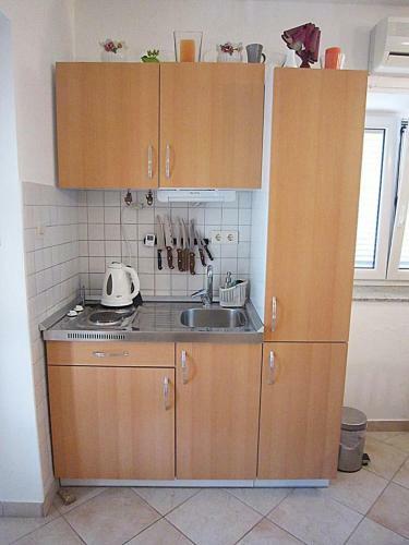 Apartments Enver Srima