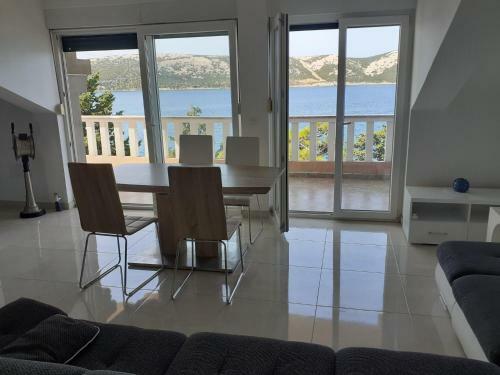 Apartment Grand View - Beachfront