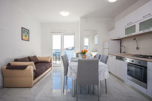 Apartments Happy Holiday