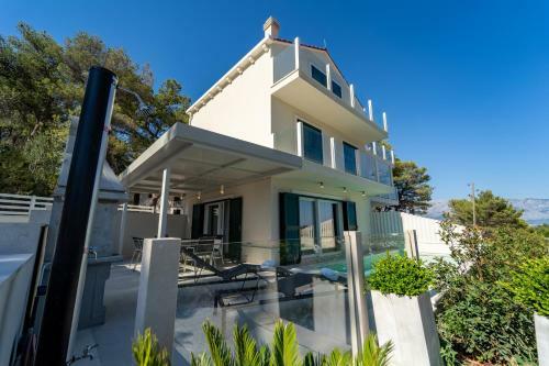 Villa Nina In Sumartin With Private Pool