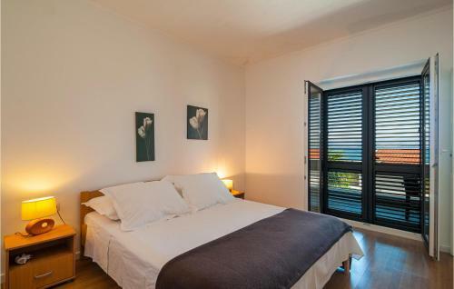 Beautiful Apartment In Sutivan With Wifi And 1 Bedrooms