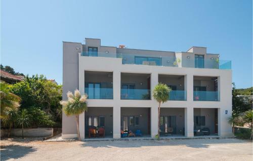 Beautiful Apartment In Sutivan With Wifi And 1 Bedrooms