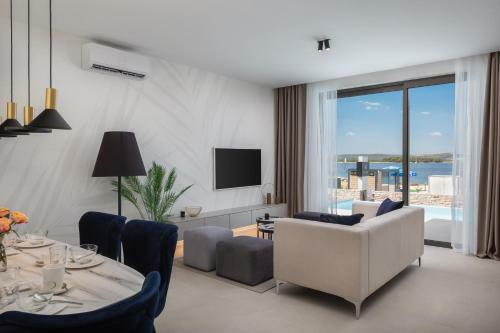 Luxury Villa Resort The Palms