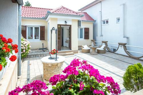 Apartments Skeva