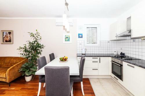 Apartment Best Sea View - In Old Town