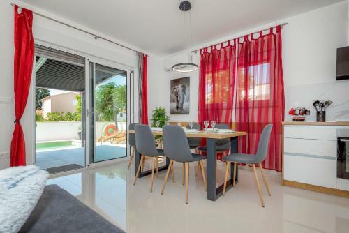 Villa Holiday Home Konkreta