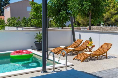 Villa Holiday Home Konkreta