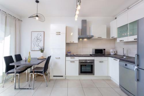 Little Cute Apartment With Sea View
