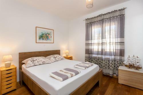 Little Cute Apartment With Sea View