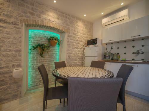 Olive Grove Of ?ibenik - Apartment With Gallery