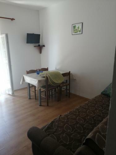 Apartman Dekovi?