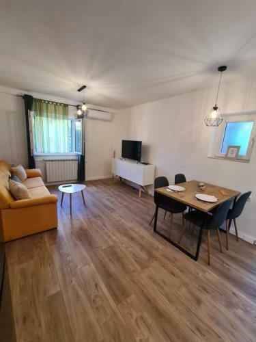 Apartment Sani-modern And Cozy