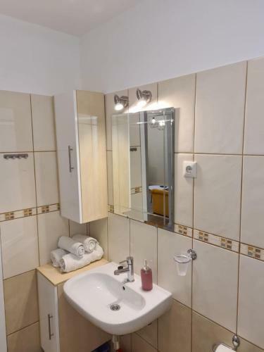Apartment Sani-modern And Cozy