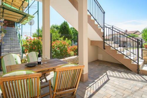 Apartment Bruneta 2 With Terrace