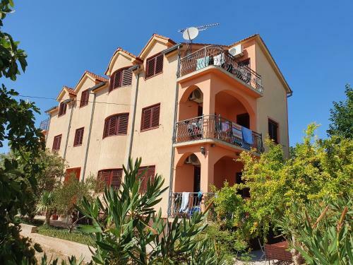 Apartmani Tribunj Biserka