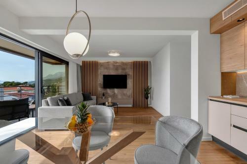 1-2. Luxury Apartments L&l Tucepi - 100m From The Beach