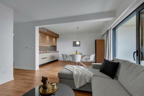 3-4. Luxury Apartments L&l Tucepi - 100m From The Beach