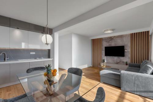 5-6 Luxury Apartments L&l Tucepi - 100m From The Beach