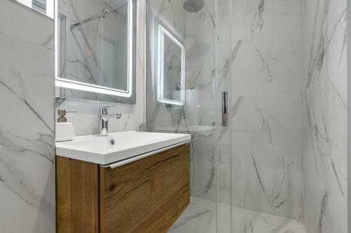5-6 Luxury Apartments L&l Tucepi - 100m From The Beach