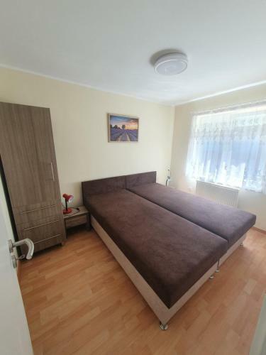 Napf�ny Vend�gh�z