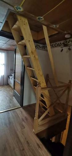 Faludi Vend�gh�z