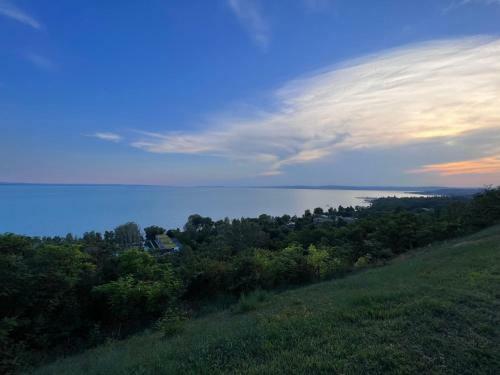 Balatonakarattya Magaspart