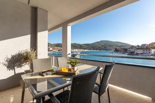Apartments & Rooms Fisherman's Luck