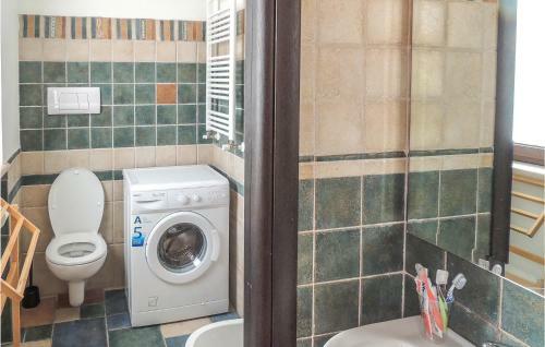 Nice Home In Cansano With 3 Bedrooms