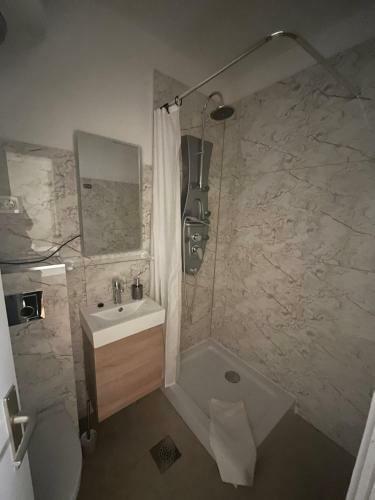 Apartment's & Restorant Vili