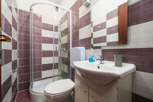 Hostal House With Apartments Mila