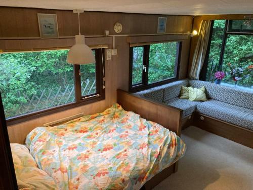 Deer & Squirrel Caravan :)