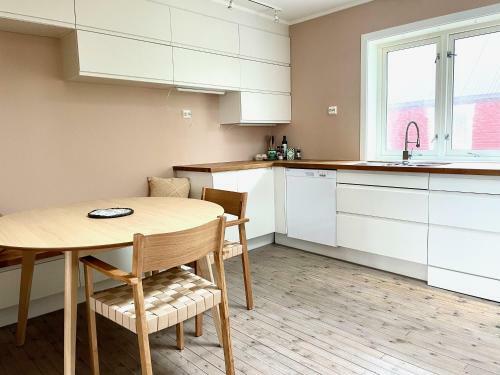 Unique And Spacious Dockside Apartment