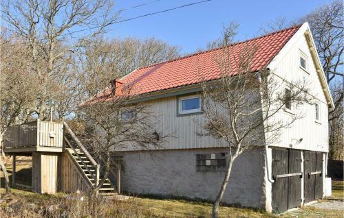 Nice Apartment In Sk�rhamn With 2 Bedrooms